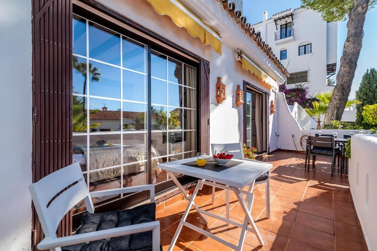 Apartment Newly Renovated 3 Bedroom Apt Next To Puerto Banus Marbella