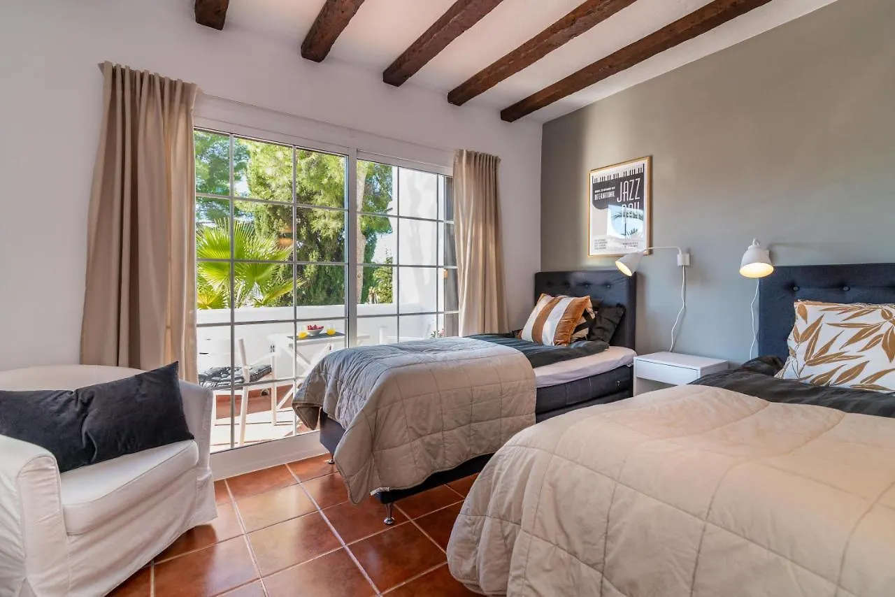 Newly Renovated 3 Bedroom Apt Next To Puerto Banus Marbella Apartment