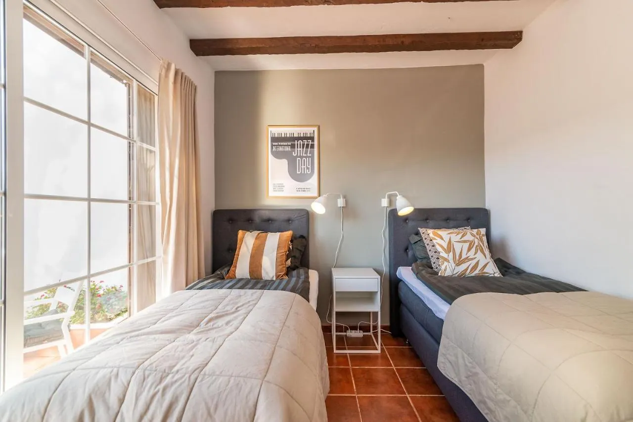 Newly Renovated 3 Bedroom Apt Next To Puerto Banus Marbella