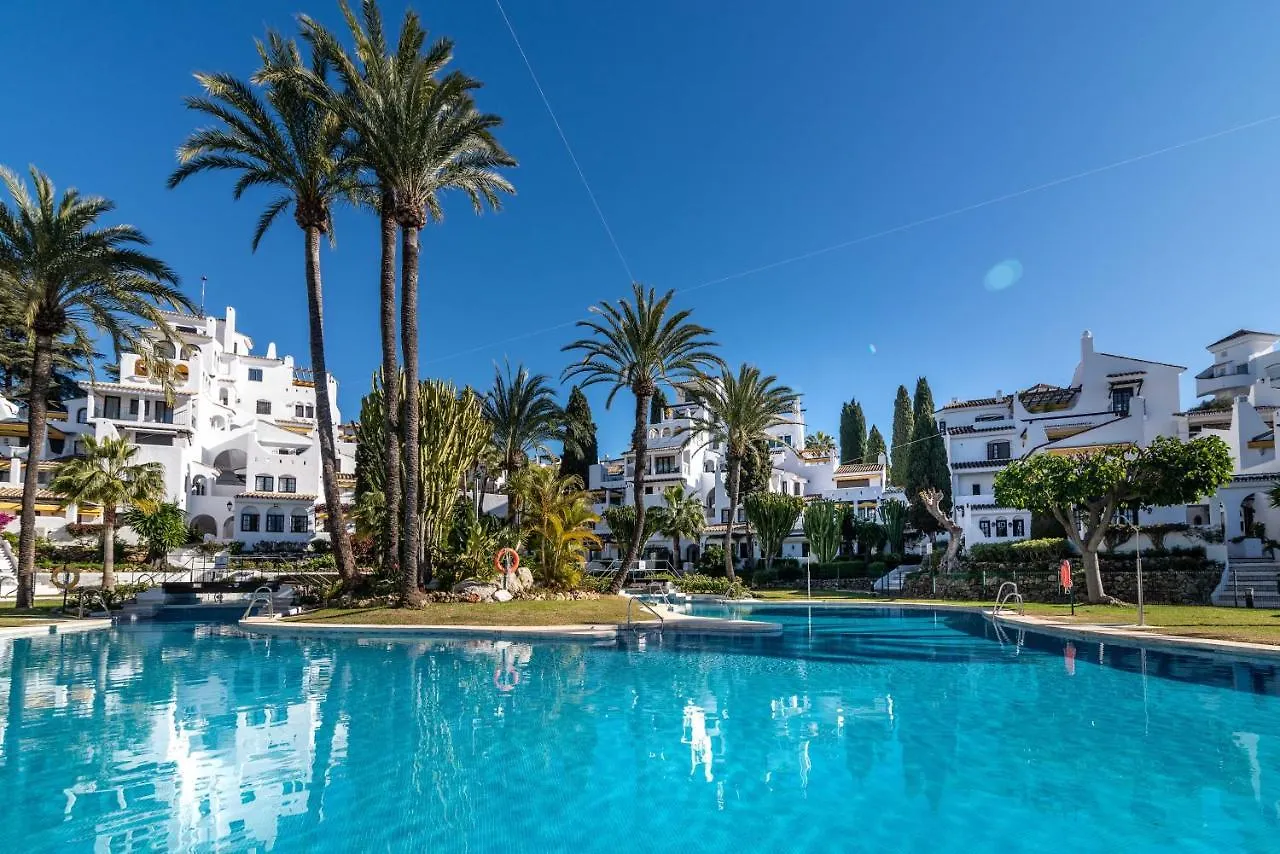 Newly Renovated 3 Bedroom Apt Next To Puerto Banus Marbella 0*,