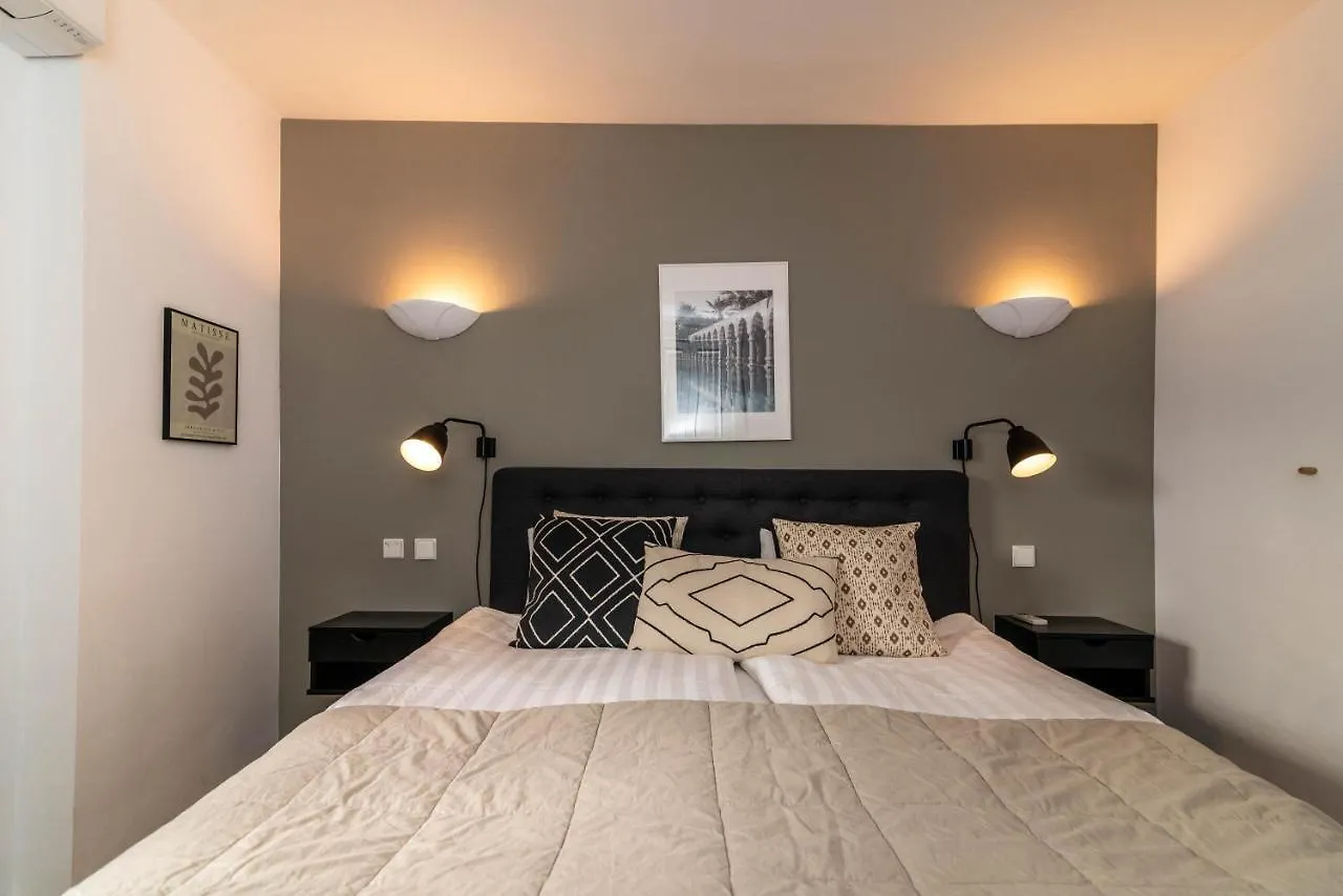 Newly Renovated 3 Bedroom Apt Next To Puerto Banus Marbella Spain
