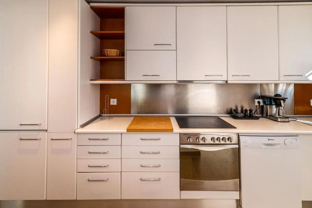 Newly Renovated 3 Bedroom Apt Next To Puerto Banus Marbella